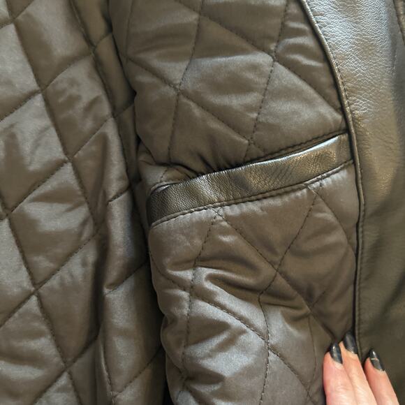 Levi's Men’s Jacket Sz Large Iconic Black Faux Leather Jean Trucker Style Moto - Picture 15 of 16